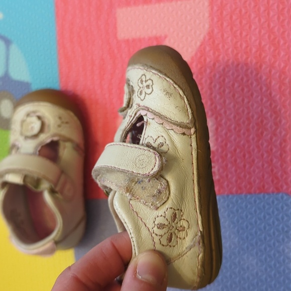 Stride rite infant 3.5 size shoe - Picture 3 of 4